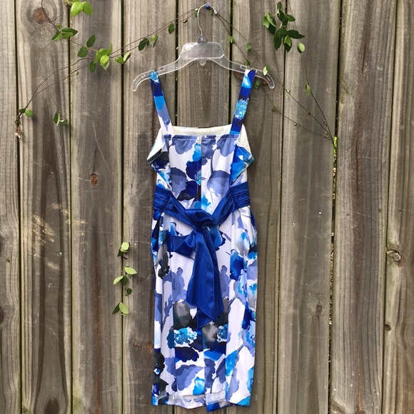 Blue&White Flower Patterned Dress - Picture 4 of 4